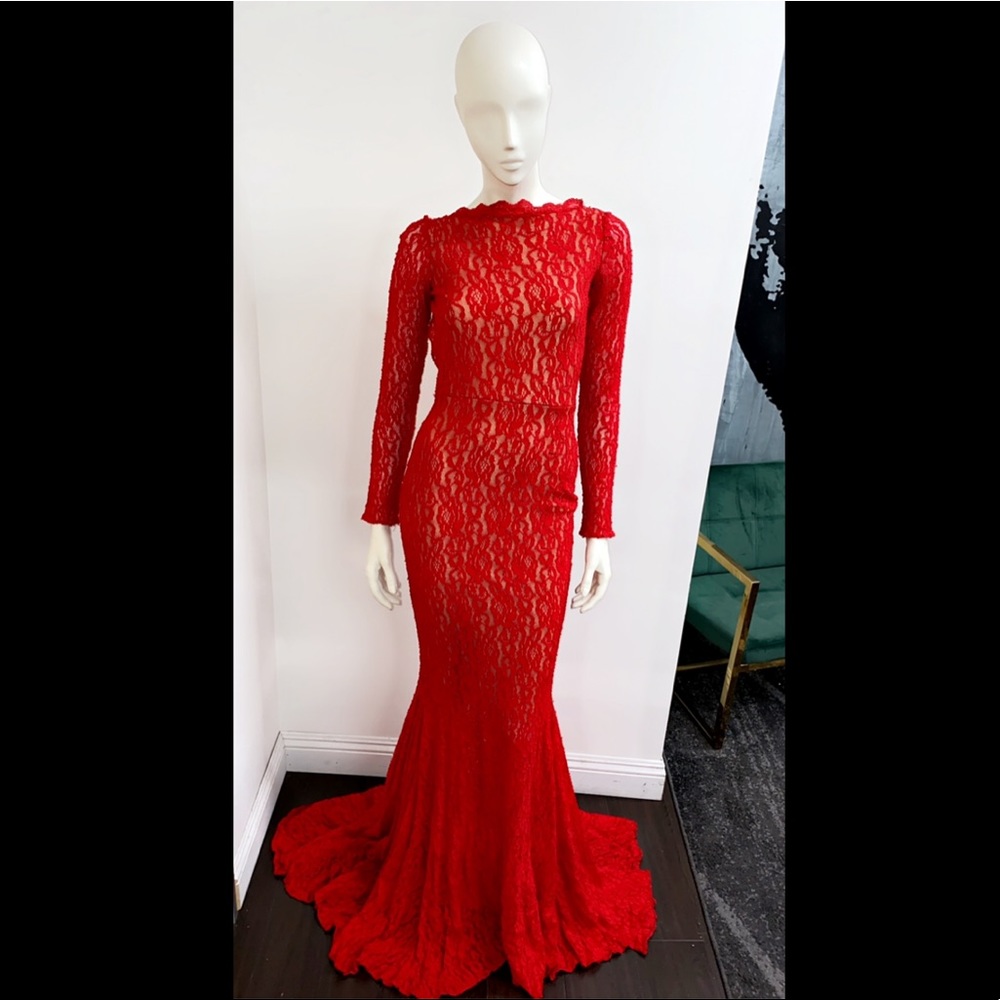 Backless gown